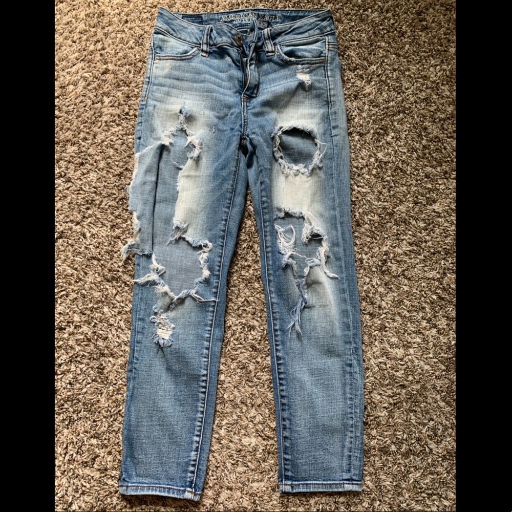 American Eagle straight destroyed crop jeans 0